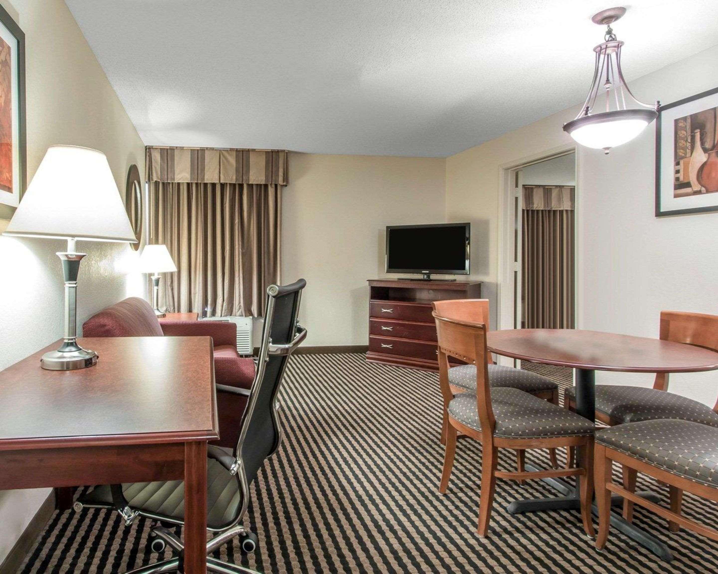 Comfort Inn Birmingham - Irondale Buitenkant foto