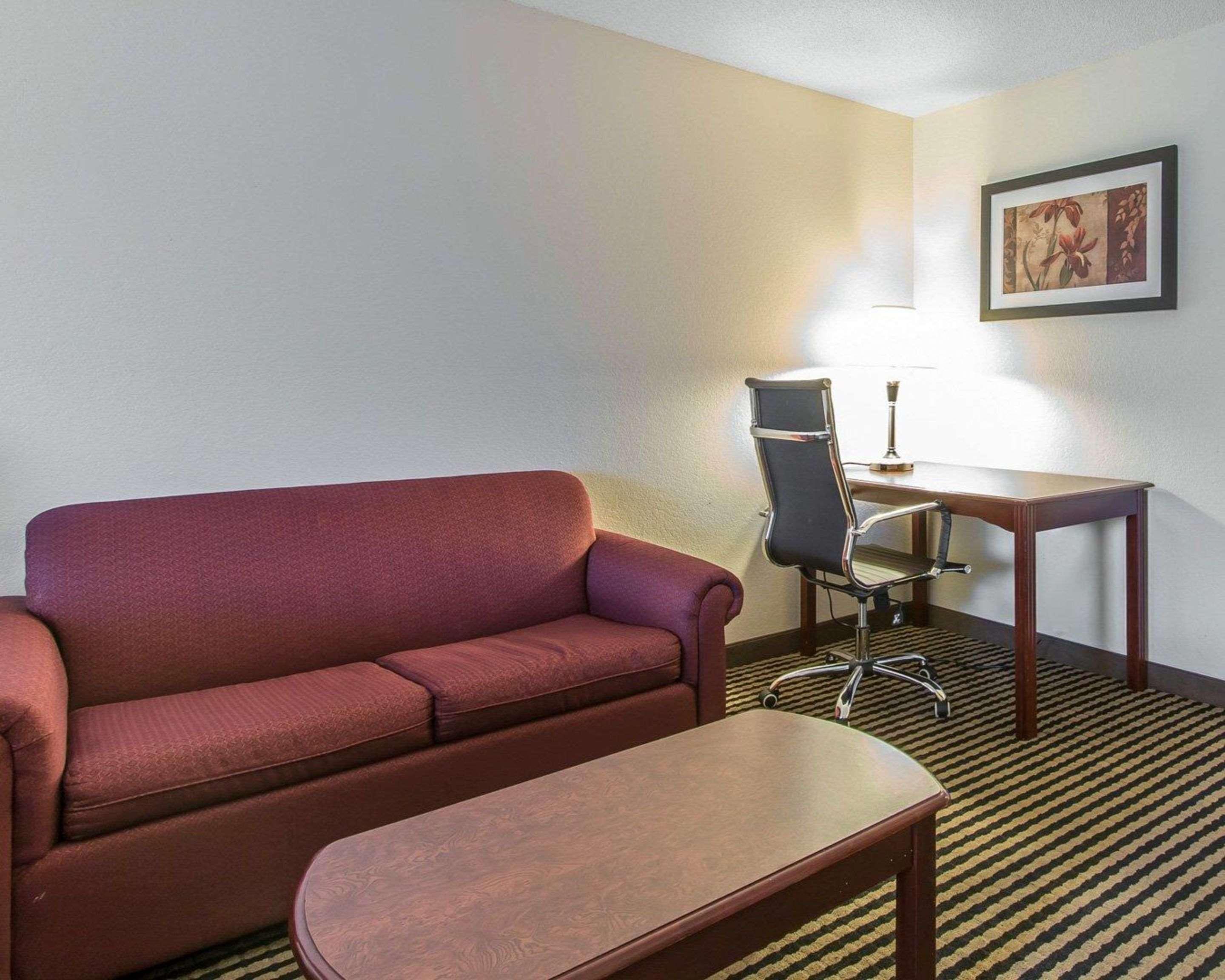 Comfort Inn Birmingham - Irondale Buitenkant foto