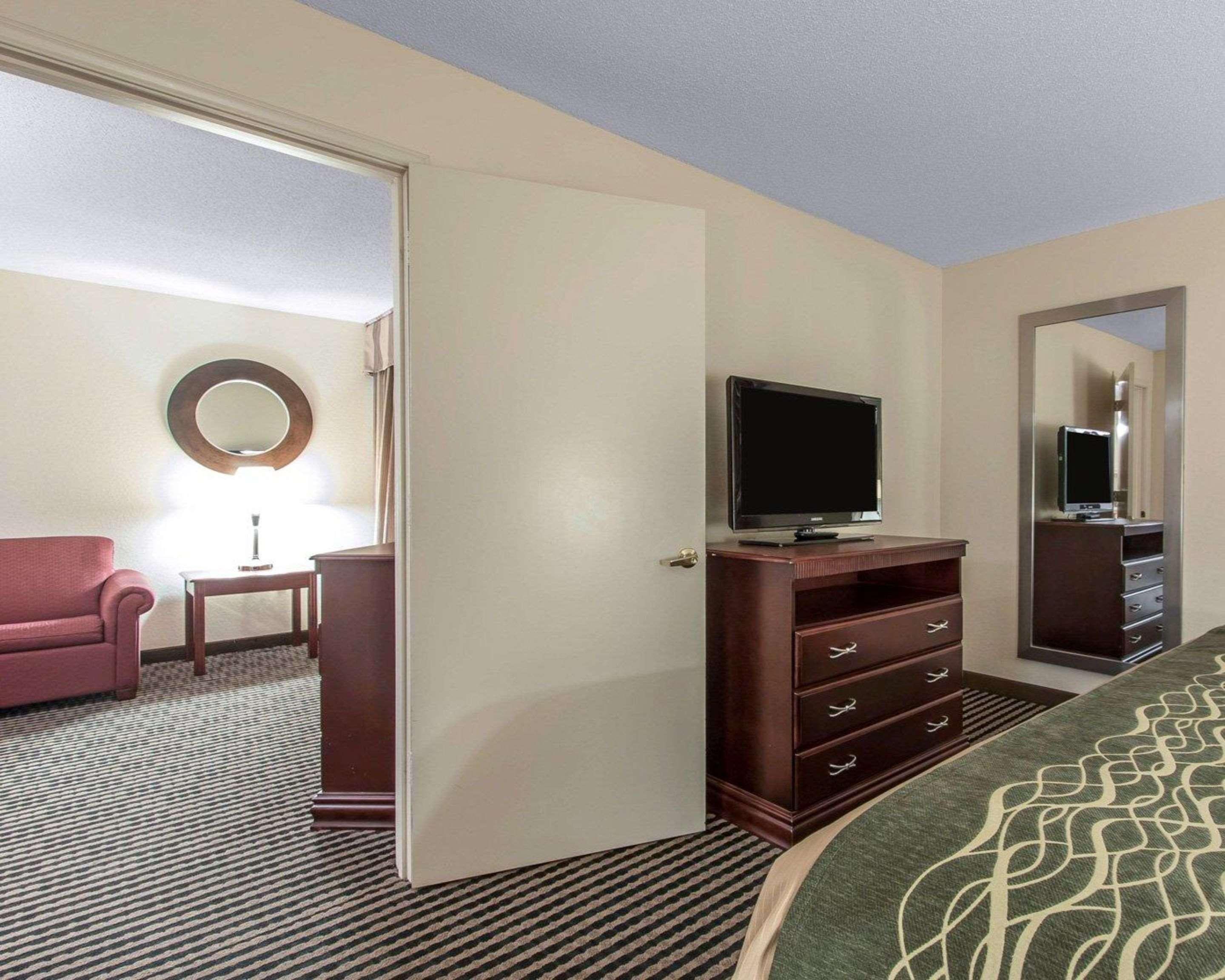 Comfort Inn Birmingham - Irondale Buitenkant foto
